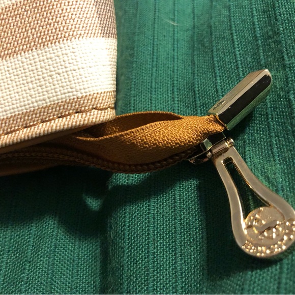 Polo Purse Fashionable & Classy, New/ Mint Condition inside and out. Beautiful! - Picture 3 of 6